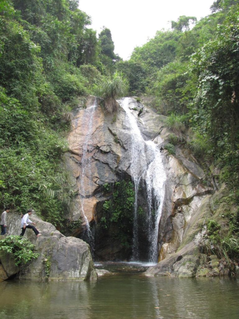 Thác Vạn Mơ – Khám phá “viên ngọc xanh” giữa rừng Thanh Sơn Phú Thọ