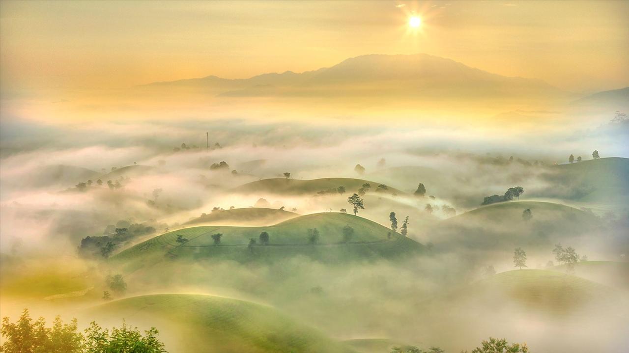 Bình minh trên biển mây - khoảnh khắc đắt giá nhất tại Long Cốc